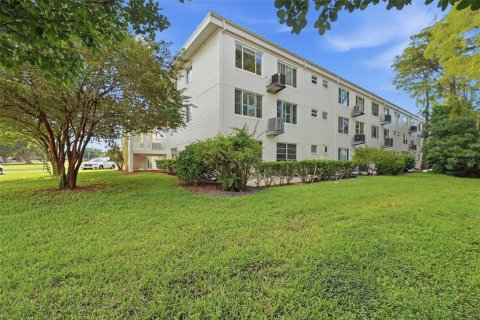 Condo in Clearwater, Florida, 2 bedrooms  № 2384405 - photo 23