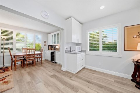 Condo in Clearwater, Florida, 2 bedrooms  № 2384405 - photo 11