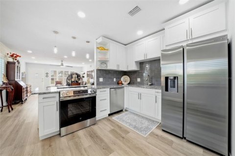 Condo in Clearwater, Florida, 2 bedrooms  № 2384405 - photo 7