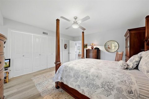 Condo in Clearwater, Florida, 2 bedrooms  № 2384405 - photo 15