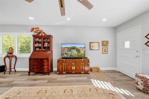 Condo in Clearwater, Florida, 2 bedrooms  № 2384405 - photo 4