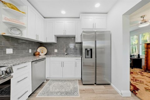 Condo in Clearwater, Florida, 2 bedrooms  № 2384405 - photo 9