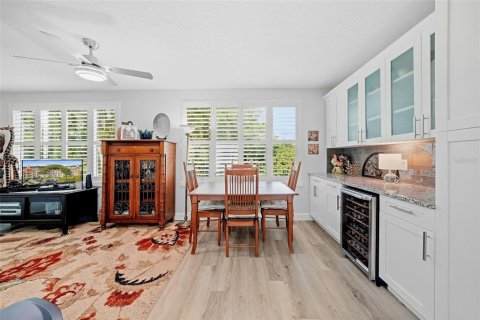 Condo in Clearwater, Florida, 2 bedrooms  № 2384405 - photo 12