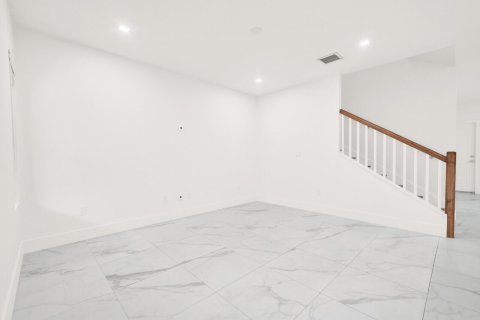 Touwnhouse à louer à West Palm Beach, Floride: 3 chambres, 192.4 m2 № 2261383 - photo 17