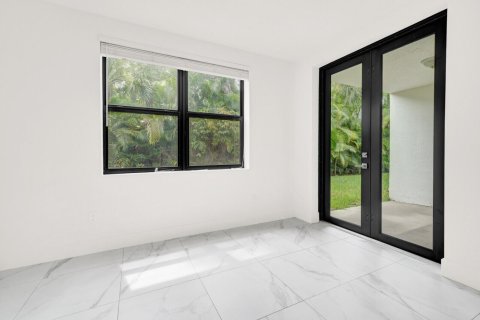 Touwnhouse à louer à West Palm Beach, Floride: 3 chambres, 192.4 m2 № 2261383 - photo 15