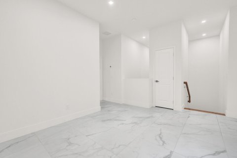 Touwnhouse à louer à West Palm Beach, Floride: 3 chambres, 192.4 m2 № 2261383 - photo 21