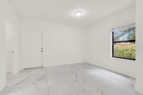 Touwnhouse à louer à West Palm Beach, Floride: 3 chambres, 192.4 m2 № 2261383 - photo 7