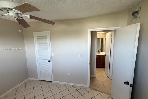 Снять в аренду кондоминиум в Санрайз, Флорида 2 спальни, 78.97м2, № 1944515 - фото 23