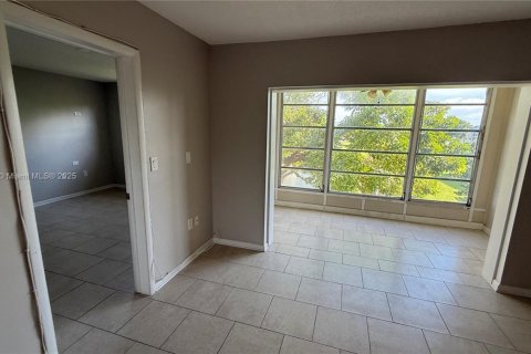 Снять в аренду кондоминиум в Санрайз, Флорида 2 спальни, 78.97м2, № 1944515 - фото 14