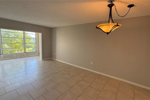 Снять в аренду кондоминиум в Санрайз, Флорида 2 спальни, 78.97м2, № 1944515 - фото 9