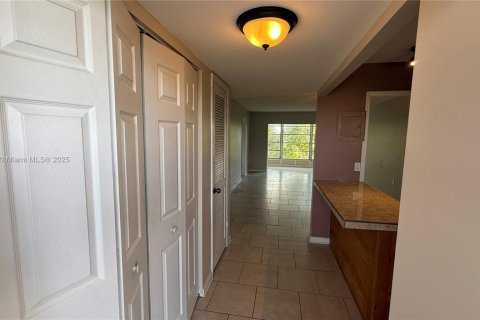 Снять в аренду кондоминиум в Санрайз, Флорида 2 спальни, 78.97м2, № 1944515 - фото 5