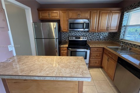 Снять в аренду кондоминиум в Санрайз, Флорида 2 спальни, 78.97м2, № 1944515 - фото 4