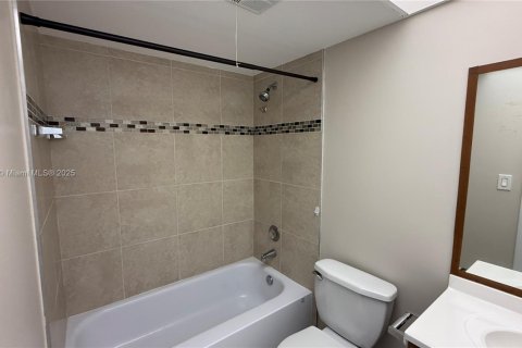 Снять в аренду кондоминиум в Санрайз, Флорида 2 спальни, 78.97м2, № 1944515 - фото 15