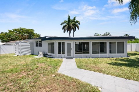 House in Pompano Beach, Florida 2 bedrooms, 164.44 sq.m. № 2191787 - photo 25