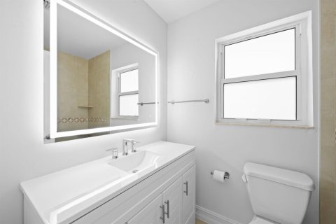 House in Pompano Beach, Florida 2 bedrooms, 164.44 sq.m. № 2191787 - photo 14