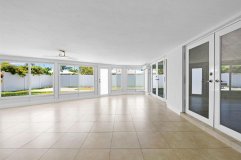 House in Pompano Beach, Florida 2 bedrooms, 164.44 sq.m. № 2191787 - photo 11