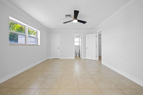 House in Pompano Beach, Florida 2 bedrooms, 164.44 sq.m. № 2191787 - photo 12