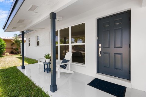 House in Pompano Beach, Florida 2 bedrooms, 164.44 sq.m. № 2191787 - photo 4