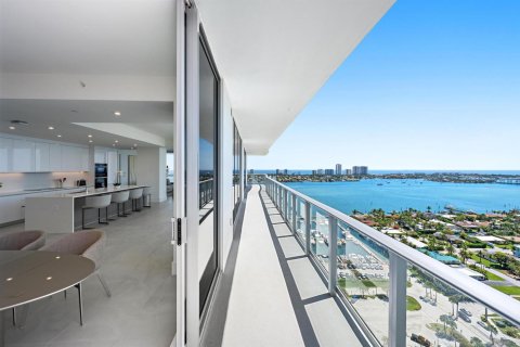Condo in Lake Park, Florida, 3 bedrooms  № 2146212 - photo 20