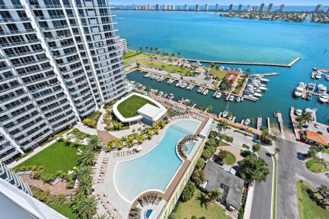 Condo in Lake Park, Florida, 3 bedrooms  № 2146212 - photo 5