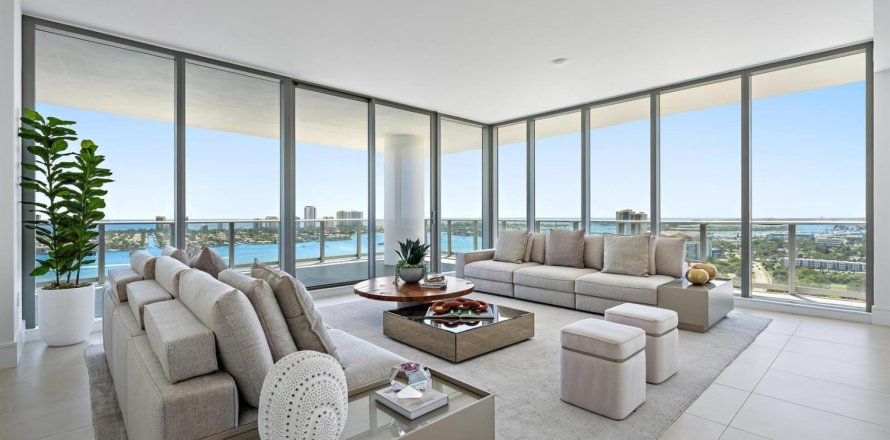 Condo in Lake Park, Florida, 3 bedrooms  № 2146212