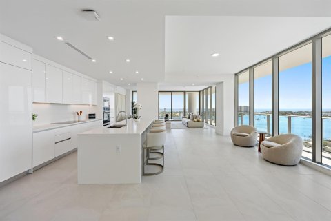 Condo in Lake Park, Florida, 3 bedrooms  № 2146212 - photo 12
