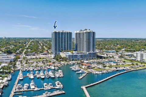 Condo in Lake Park, Florida, 3 bedrooms  № 2146212 - photo 25
