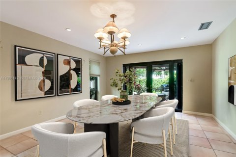 Купить виллу или дом в Майами, Флорида 4 спальни, 261.15м2, № 2048868 - фото 3