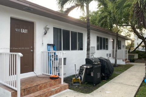 Propiedad comercial en venta en Miami, Florida, 338.16 m2 № 2055142 - foto 4