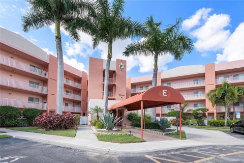 Condominio en venta en Fort Lauderdale, Florida, 2 dormitorios, 114.64 m2 № 2153898 - foto 15