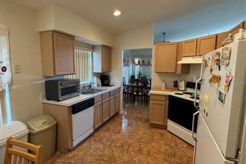 House in Kissimmee, Florida 3 bedrooms, 129.6 sq.m. № 1608825 - photo 12