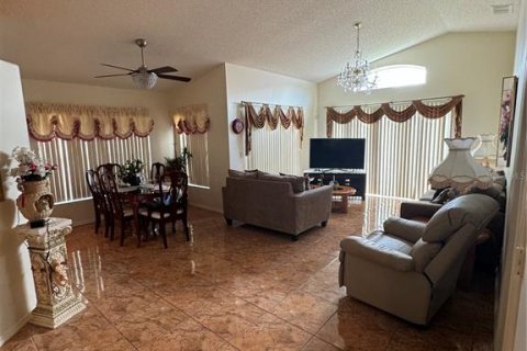 House in Kissimmee, Florida 3 bedrooms, 129.6 sq.m. № 1608825 - photo 14