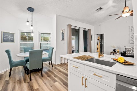 Casa en alquiler en Tarpon Springs, Florida, 3 dormitorios, 155.43 m2 № 1901563 - foto 13