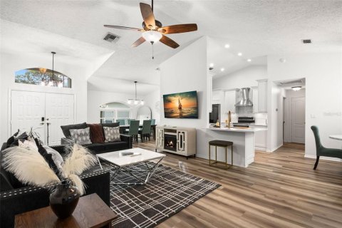 Casa en alquiler en Tarpon Springs, Florida, 3 dormitorios, 155.43 m2 № 1901563 - foto 6