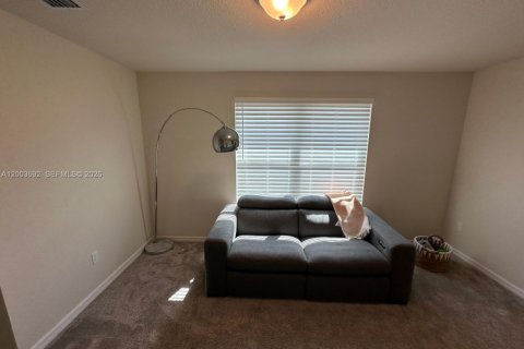 Townhouse in Lauderdale Lakes, Florida 3 bedrooms, 243.96 sq.m. № 2068528 - photo 10