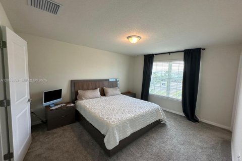 Townhouse in Lauderdale Lakes, Florida 3 bedrooms, 243.96 sq.m. № 2068528 - photo 7