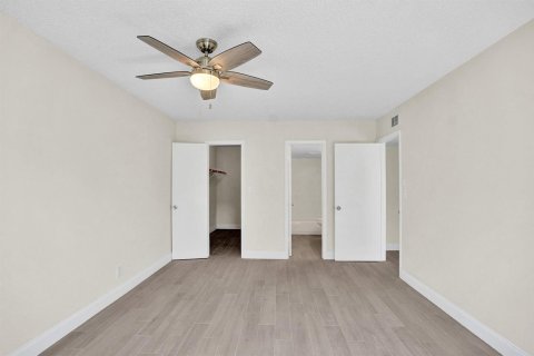 Condo in Oakland Park, Florida, 2 bedrooms  № 2082592 - photo 17
