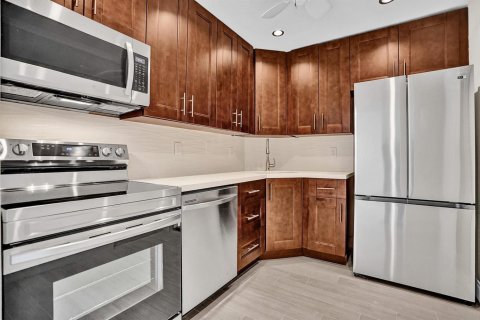 Condo in Oakland Park, Florida, 2 bedrooms № 2082592