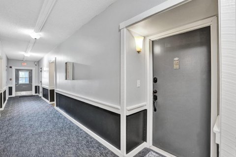 Condo in Oakland Park, Florida, 2 bedrooms  № 2082592 - photo 30