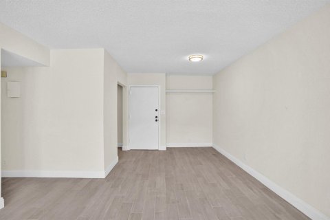 Condo in Oakland Park, Florida, 2 bedrooms  № 2082592 - photo 29