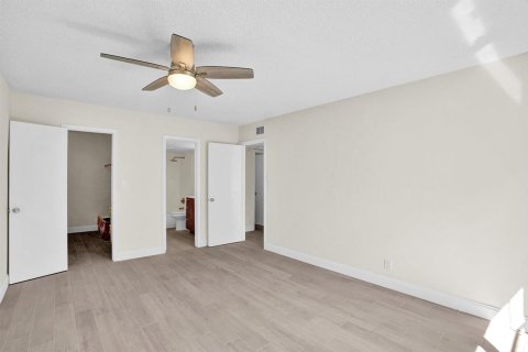 Condo in Oakland Park, Florida, 2 bedrooms  № 2082592 - photo 16