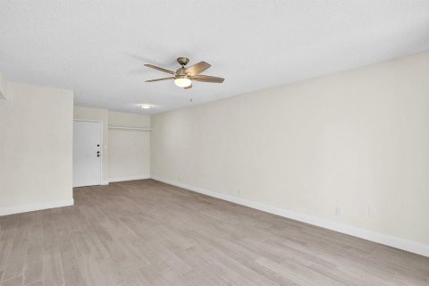 Condo in Oakland Park, Florida, 2 bedrooms  № 2082592 - photo 26