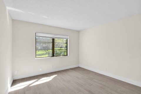 Condo in Oakland Park, Florida, 2 bedrooms  № 2082592 - photo 12