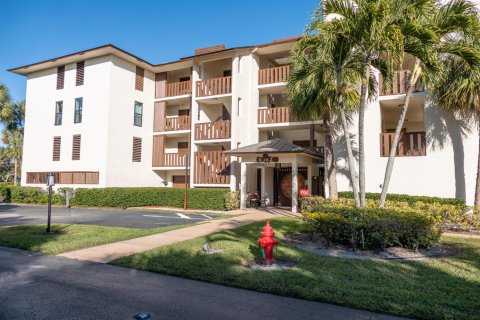 Condo in Stuart, Florida, 2 bedrooms  № 2083635 - photo 2