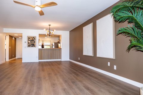 Condo in Stuart, Florida, 2 bedrooms  № 2083635 - photo 14