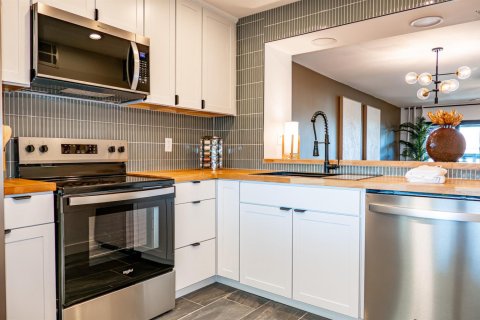 Condo in Stuart, Florida, 2 bedrooms  № 2083635 - photo 7