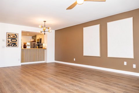 Condo in Stuart, Florida, 2 bedrooms  № 2083635 - photo 16