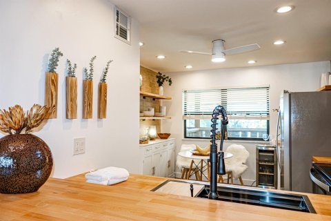 Condo in Stuart, Florida, 2 bedrooms  № 2083635 - photo 12