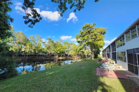 Condo in Deerfield Beach, Florida, 1 bedroom  № 2053282 - photo 13