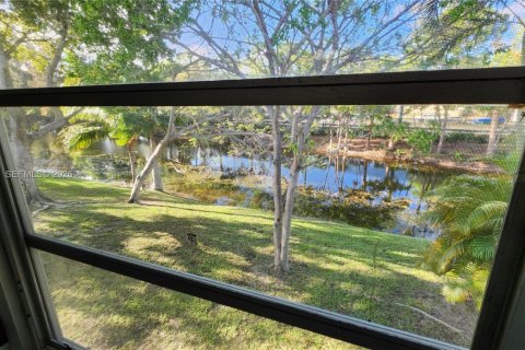 Condo in Deerfield Beach, Florida, 1 bedroom  № 2053282 - photo 10
